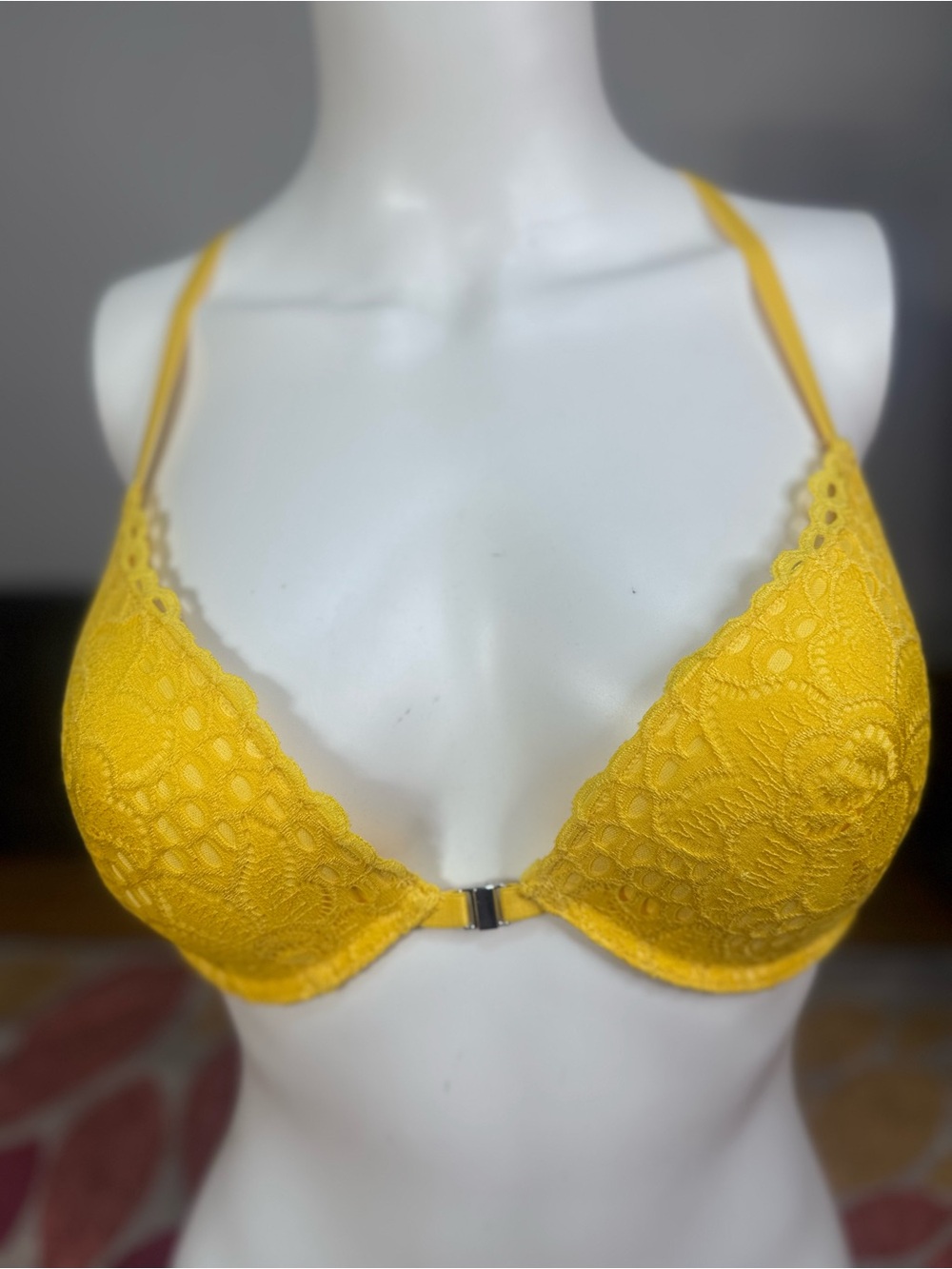 NWOT 32C Front-Close Lace Push-Up Bra & Underwear in BRIGHT Yellow